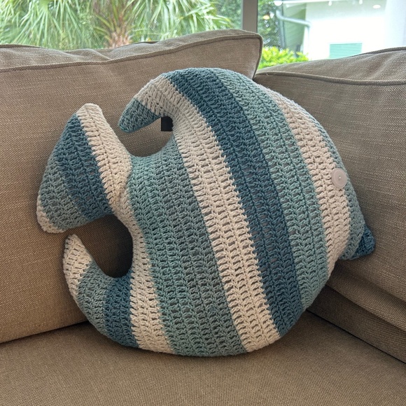 “New” Coastal Collection Fish Pillow - Picture 1 of 3